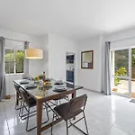Villa Amoreira By *