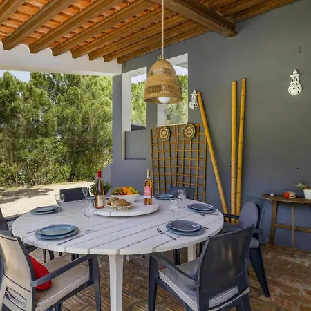 Amoreira By * לגואה