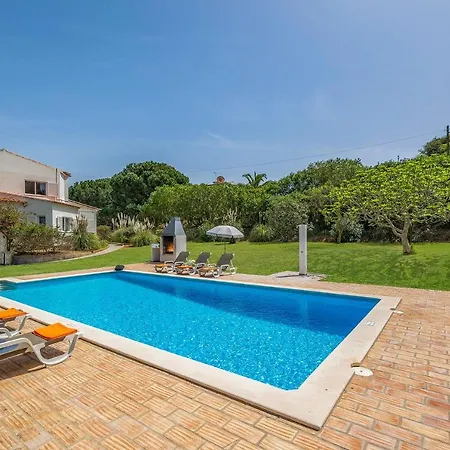 Villa Amoreira By *