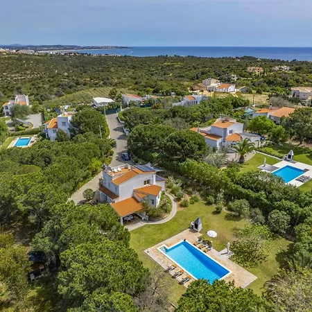Villa Amoreira By Lagoa (Algarve)